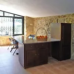 펜션 Stone House By Caima River With Pool